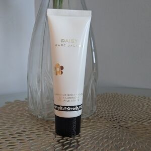 Daisy Marc Jacobs lotion